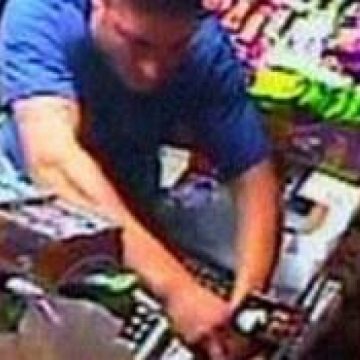 Sighet: Cumpărături „pe lângă” casele de marcat