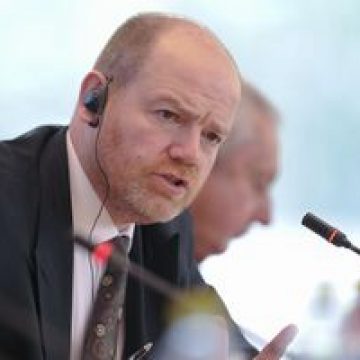 Directorul BBC îşi anunţă retragerea pentru toamna acestui an Directorul BBC îşi anunţă retragerea pentru toamna acestui an