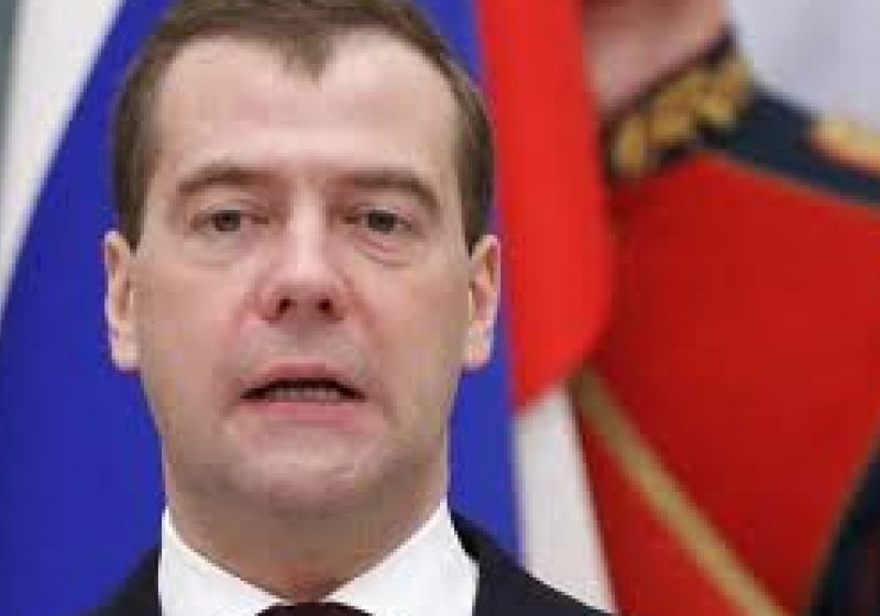 Dmitri Medvedev a promulgat legea ce permite castrarea chimică a pedofililor