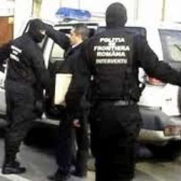 Baia Mare: Două persoane reţinute în urma percheziţiilor efectuate ieri în cauzele privind săvârşirea infracţiunii de cămătărie Baia Mare: Două persoane reţinute în urma percheziţiilor efectuate ieri în cauzele privind săvârşirea infracţiunii de cămătărie