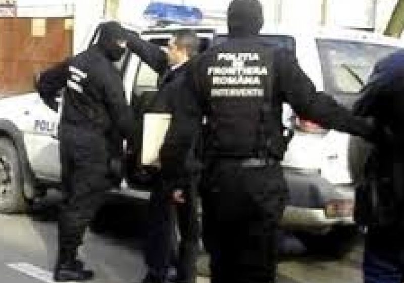 Baia Mare: Două persoane reţinute în urma percheziţiilor efectuate ieri în cauzele privind săvârşirea infracţiunii de cămătărie Baia Mare: Două persoane reţinute în urma percheziţiilor efectuate ieri în cauzele privind săvârşirea infracţiunii de cămătărie