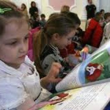 Fundaţia Soros cere MECTS dezbatere publică privind alegerea şcolii de către părinţi