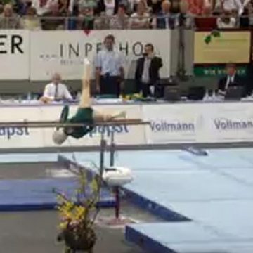 Gimnastă la 86 de ani: Bătrâna multiplă campioană care face mişcări la fel ca sportivele de 20 de ani Gimnastă la 86 de ani: Bătrâna multiplă campioană care face mişcări la fel ca sportivele de 20 de ani