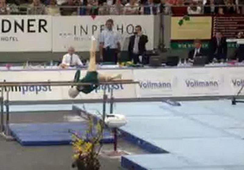 Gimnastă la 86 de ani: Bătrâna multiplă campioană care face mişcări la fel ca sportivele de 20 de ani Gimnastă la 86 de ani: Bătrâna multiplă campioană care face mişcări la fel ca sportivele de 20 de ani