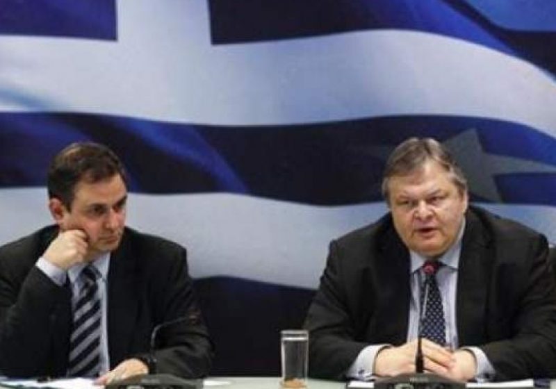 Grecia trebuie fie să facă faţă valului de imigranţi, fie să părăsească zona Schengen