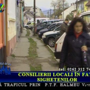 Imagini in exclusivitate din 20 octombrie 2010 cu trotuarul spart din faţa cladirii explodate la Sighet Imagini in exclusivitate din 20 octombrie 2010 cu trotuarul spart din faţa cladirii explodate la Sighet