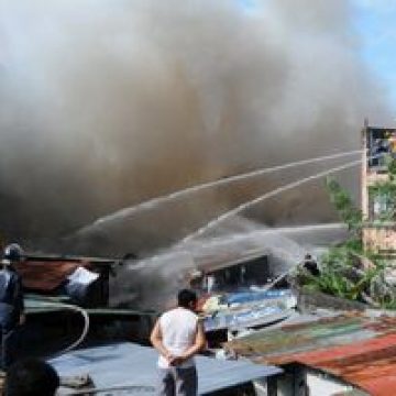 Incendiu stins după trei zile Incendiu stins după trei zile