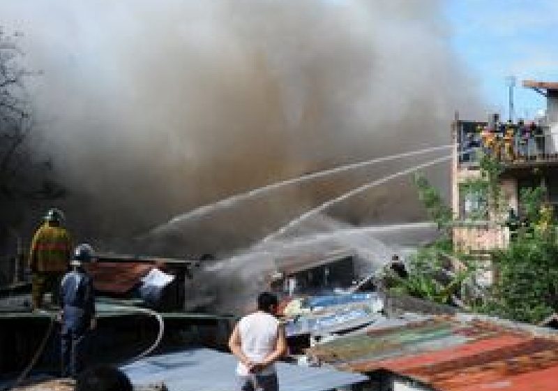 Incendiu stins după trei zile