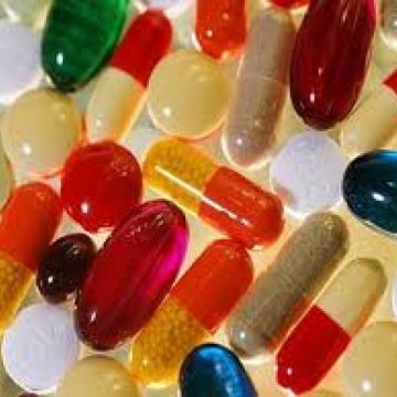 Şase persoane, inclusiv doi români, arestate într-o acţiune Europol privind medicamente contrafăcute Şase persoane, inclusiv doi români, arestate într-o acţiune Europol privind medicamente contrafăcute