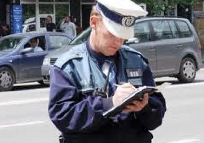 Minor prins la furat din beciul oamenilor Minor prins la furat din beciul oamenilor