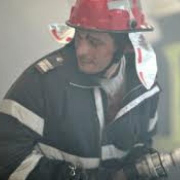 Baia Mare: O colibă de pe Craica s-a făcut scrum. Fiul proprietarei este bănuit că şi-ar fi incendiat propria locuinţă Baia Mare: O colibă de pe Craica s-a făcut scrum. Fiul proprietarei este bănuit că şi-ar fi incendiat propria locuinţă