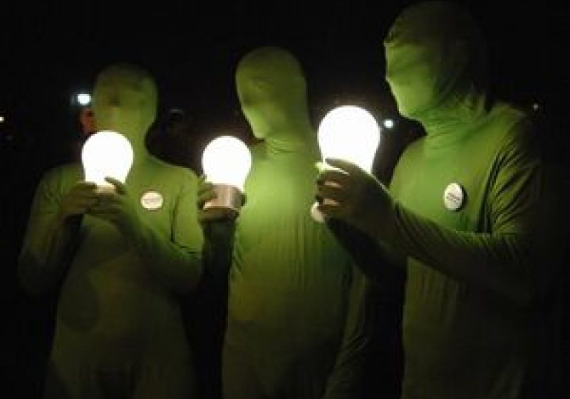 Ora Pământului: un apel la stingerea luminilor şi aprinderea smartphone-urilor Ora Pământului: un apel la stingerea luminilor şi aprinderea smartphone-urilor