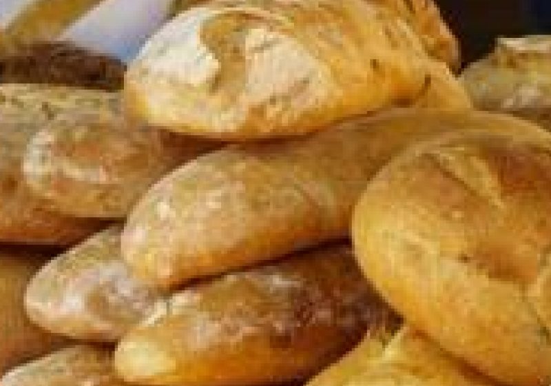 Pâinea, plină de aditivi alimentari. Ce E-uri conţine şi care sunt recomandările nutriţioniştilor