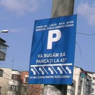 Baia Mare: Pe strada Păşunii din Baia Mare au fost amplasate, fără aprobarea Consiliului Local, indicatoare prin care şoferii sunt rugaţi să parcheze la 45 de grade Baia Mare: Pe strada Păşunii din Baia Mare au fost amplasate, fără aprobarea Consiliului Local, indicatoare prin care şoferii sunt rugaţi să parcheze la 45 de grade