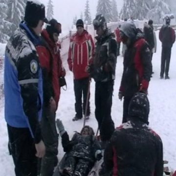 Accidentat pe pârtia de schi de la Cavnic Accidentat pe pârtia de schi de la Cavnic