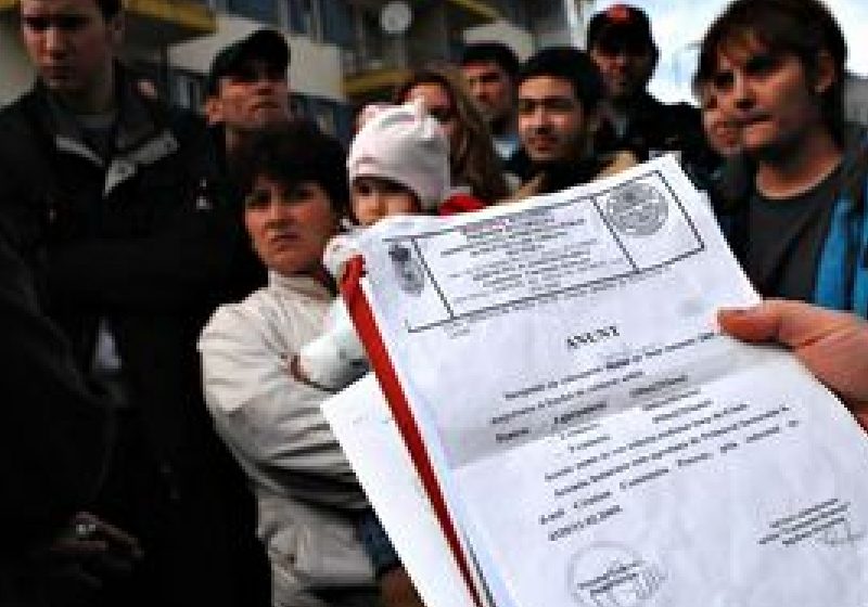Pentru 66% dintre români plata utilităţilor a adus la acumularea datoriilor