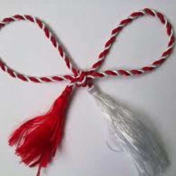 SIGHET: Peste o mie de mărţişoare, creaţii originale ale copiilor de la grădiniţele şi şcolile din Sighet au fost expuse azi la Muzeul Etnografic din localitate SIGHET: Peste o mie de mărţişoare, creaţii originale ale copiilor de la grădiniţele şi şcolile din Sighet au fost expuse azi la Muzeul Etnografic din localitate