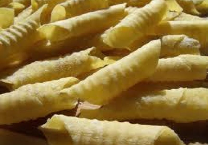 SIGHET: Precupeţele scot în aceste zile produse făcute în casă, după reţete tradiţionale, numai bune de mâncat în această perioadă de post