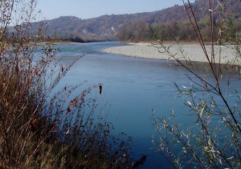 Femeie găsită moartă în albia râului Tisa