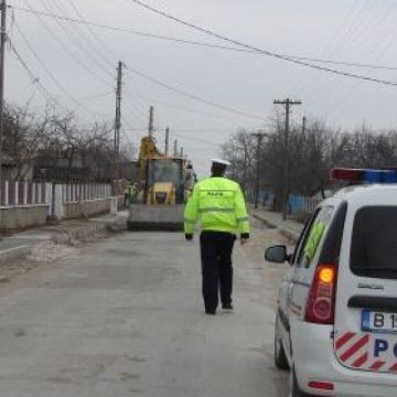 Recomandări conducătorilor de vehicule cu două roţi