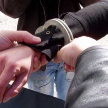 Reţinut de poliţişti pentru viol şi incest