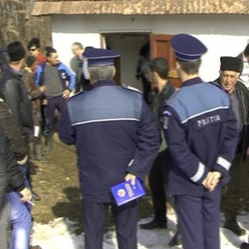 Revoltă la Berbeşti în prezenţa Prefectului si a reprezentanţilor Apia Revoltă la Berbeşti în prezenţa Prefectului si a reprezentanţilor Apia