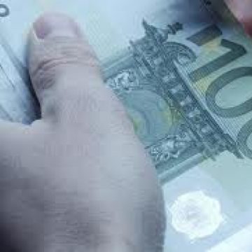 SIGHET: Un pensionar se împrumută lunar de la cămătari pentru a supravieţui