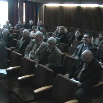 Baia Mare: Adeverinţele "năstruşnice" le dau de furcă secretarilor unităţilor administrativ teritoriale din judeţ Baia Mare: Adeverinţele "năstruşnice" le dau de furcă secretarilor unităţilor administrativ teritoriale din judeţ
