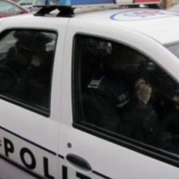 Tată şi fiică implicaţi într-un dosar de loviri şi alte violenţe la Rona de Sus Tată şi fiică implicaţi într-un dosar de loviri şi alte violenţe la Rona de Sus