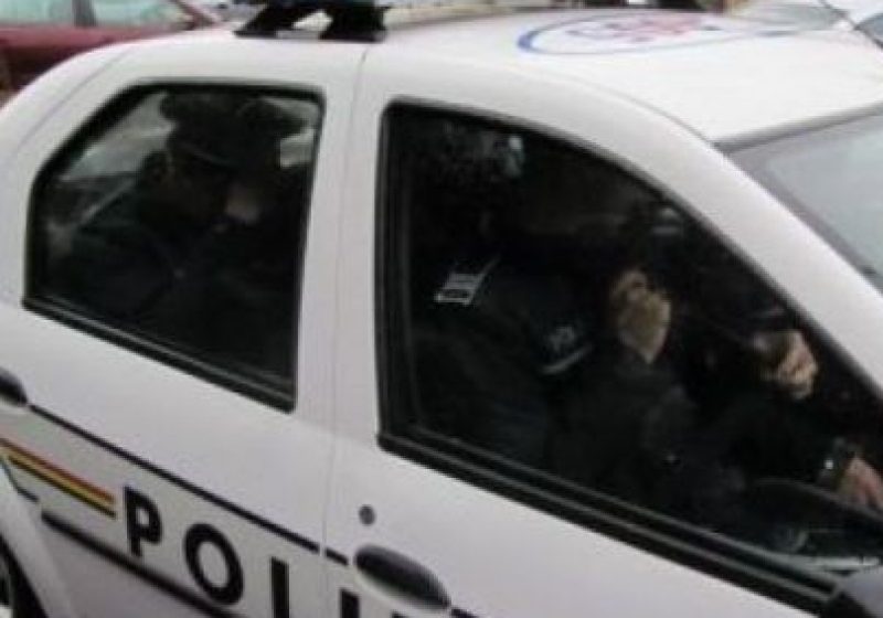 Tată şi fiică implicaţi într-un dosar de loviri şi alte violenţe la Rona de Sus