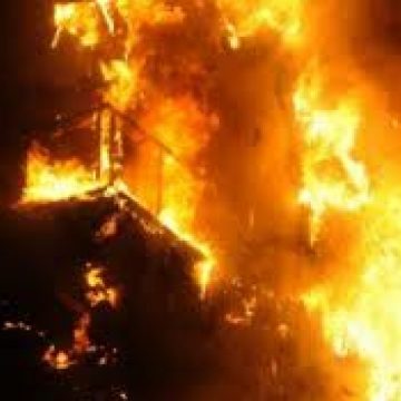 Baia Mare: Un bărbat a murit carbonizat iar un altul s-a ales cu răni grave, în urma unui incendiu Baia Mare: Un bărbat a murit carbonizat iar un altul s-a ales cu răni grave, în urma unui incendiu