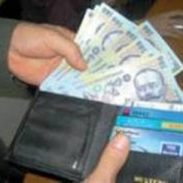Un portofel cu 600 de euro a fost însuşit fără drept de către o femeie din Vişeu de Sus care nu a ţinut seamă că şi acest lucru este o faptă penală Un portofel cu 600 de euro a fost însuşit fără drept de către o femeie din Vişeu de Sus care nu a ţinut seamă că şi acest lucru este o faptă penală