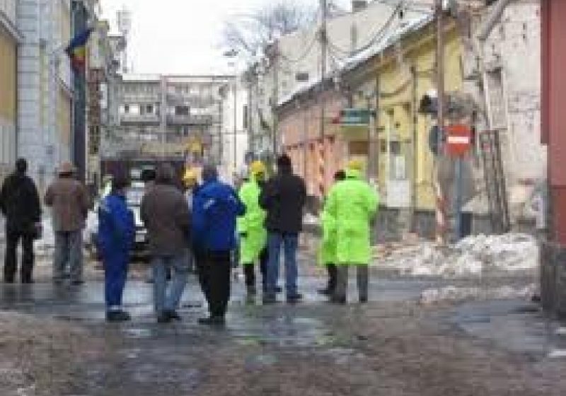 SIGHET: Unul dintre cei doi pompieri răniţi în explozia produsă în 19 februarie se întoarce mâine acasă SIGHET: Unul dintre cei doi pompieri răniţi în explozia produsă în 19 februarie se întoarce mâine acasă