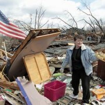 SUA: Numărul victimelor provocate de seria de tornade a crescut la 39