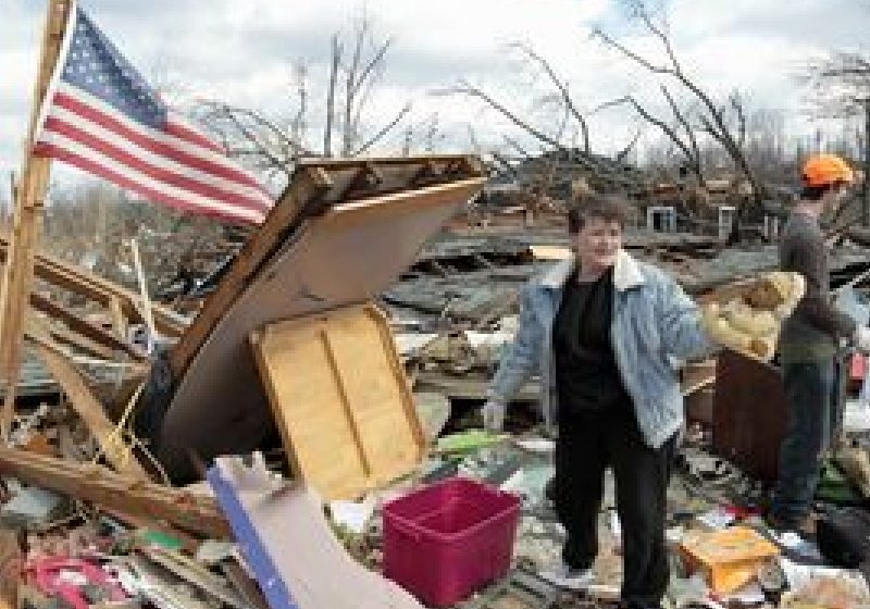 SUA: Numărul victimelor provocate de seria de tornade a crescut la 39