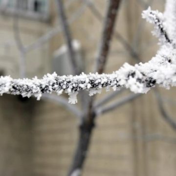 Meteorologii anunţă vreme rece şi ninsoare la munte în Maramureş