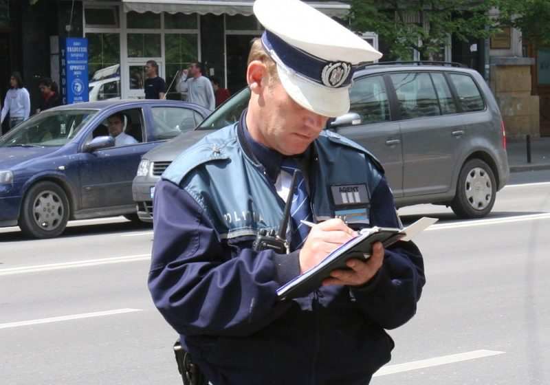 26 de sancţiuni contravenţionale faţă de conducători auto care nu au acordat prioritate de trecere pietonilor în Baia Mare