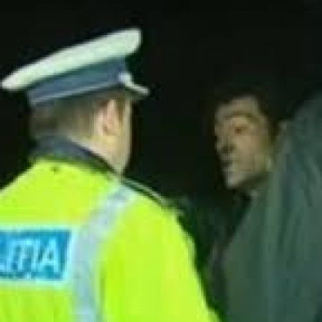 A sfidat un poliţist pentru faptul că a fost citat într-un dosar penal