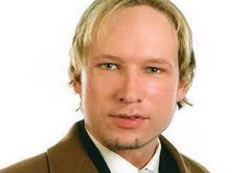 Breivik a efectuat salutul nazist la începerea procesului. Acuzatul pledează nevinovat, deşi recunoaşte comiterea atacurilor