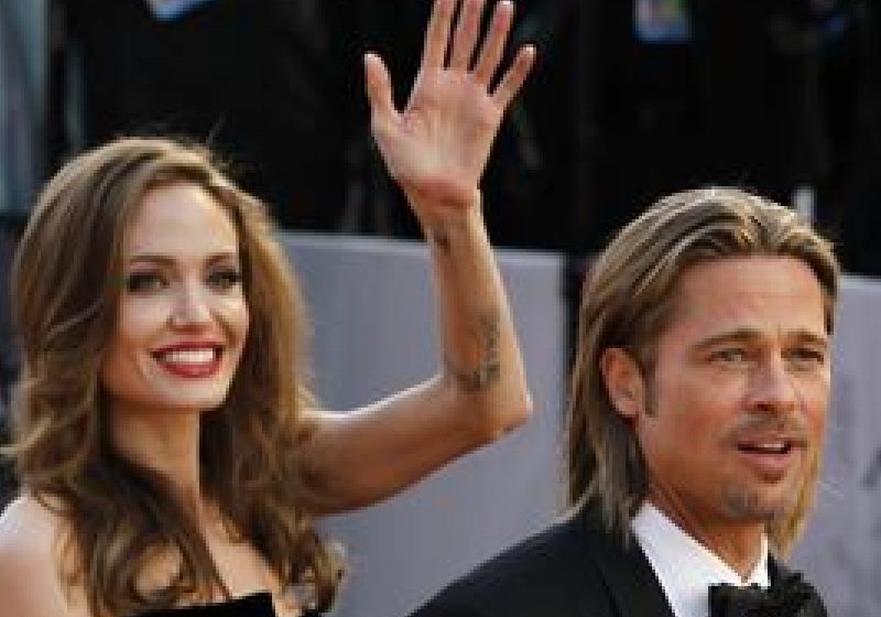 Angelina Jolie şi Brad Pitt s-au logodit