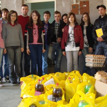 SIGHET: Tinerii liberali au ajutat 20 de familii nevoiaşe SIGHET: Tinerii liberali au ajutat 20 de familii nevoiaşe
