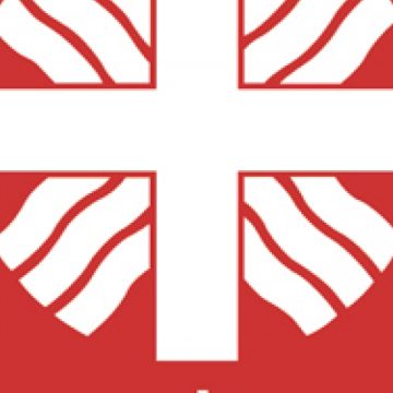 SIGHET: Containerele de colectare a hainelor luate cu asalt de unii nevoiaşi SIGHET: Containerele de colectare a hainelor luate cu asalt de unii nevoiaşi