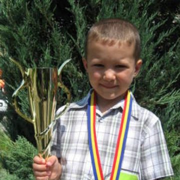 Micul şahist Andrei Cătălin Mintău din Sighetu-Marmaţiei a devenit Campion Naţional la Şah Rapid Micul şahist Andrei Cătălin Mintău din Sighetu-Marmaţiei a devenit Campion Naţional la Şah Rapid