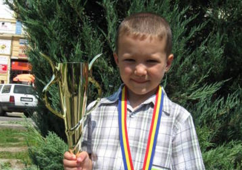 Micul şahist Andrei Cătălin Mintău din Sighetu-Marmaţiei a devenit Campion Naţional la Şah Rapid