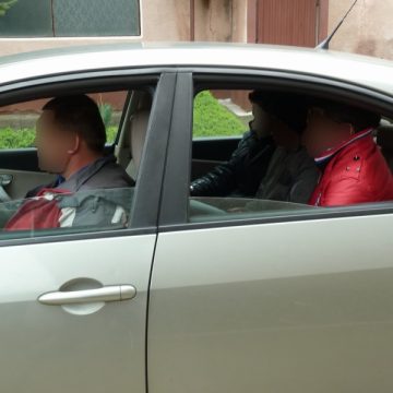 Cetăţeni polonezi traficanţi de migranţi depistaţi la frontieră Cetăţeni polonezi traficanţi de migranţi depistaţi la frontieră