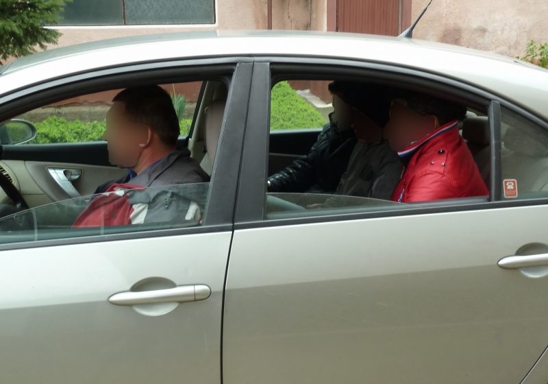 Cetăţeni polonezi traficanţi de migranţi depistaţi la frontieră Cetăţeni polonezi traficanţi de migranţi depistaţi la frontieră