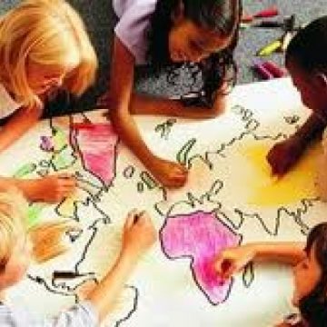 SIGHET: Clopoţelul “Şcolii Altfel” a sunat pentru prima dată în această dimineaţă pentru un altfel de orar şi la Şcoala "George Coşbuc" din Sighet SIGHET: Clopoţelul “Şcolii Altfel” a sunat pentru prima dată în această dimineaţă pentru un altfel de orar şi la Şcoala "George Coşbuc" din Sighet