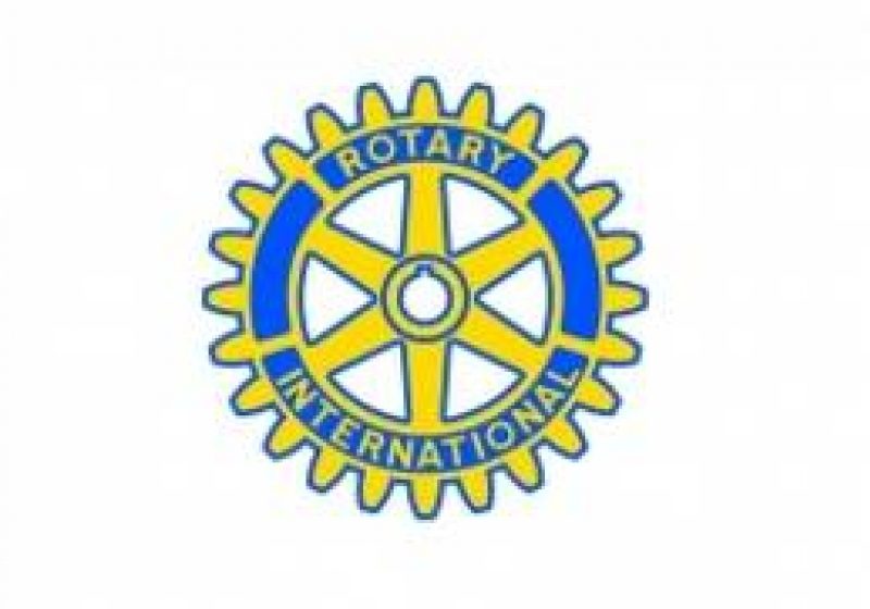 Clubul Rotary Sighet a reuşit să aducă astăzi în faţa publicului sighetean iubitor de artă, o expoziţie de pictură a artistei băimărence Angela Pop