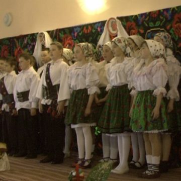 Concert de pricesne susţinut de copii din mai multe localităţi astăzi la Sarasău