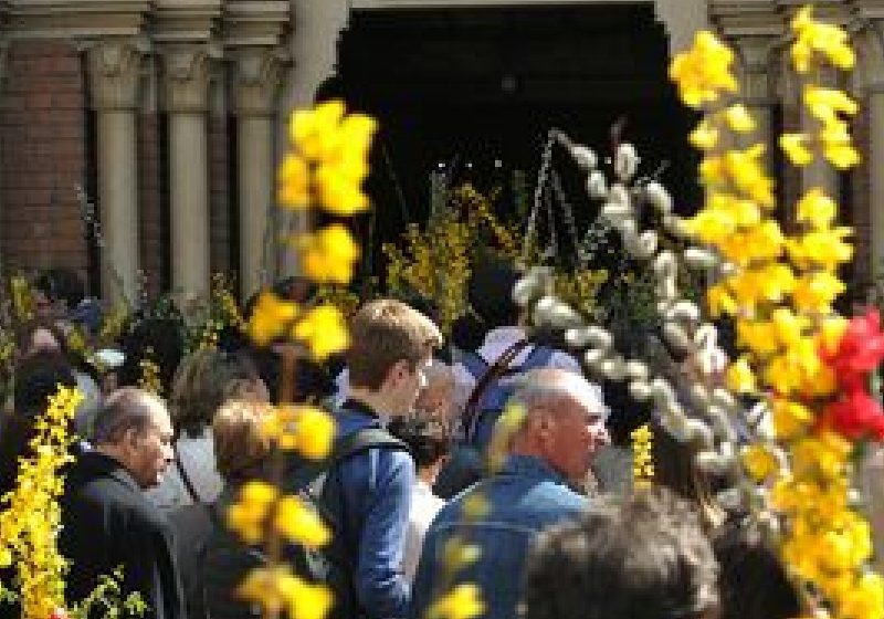Duminica Floriilor, celebrată de ortodocşi şi greco-catolici